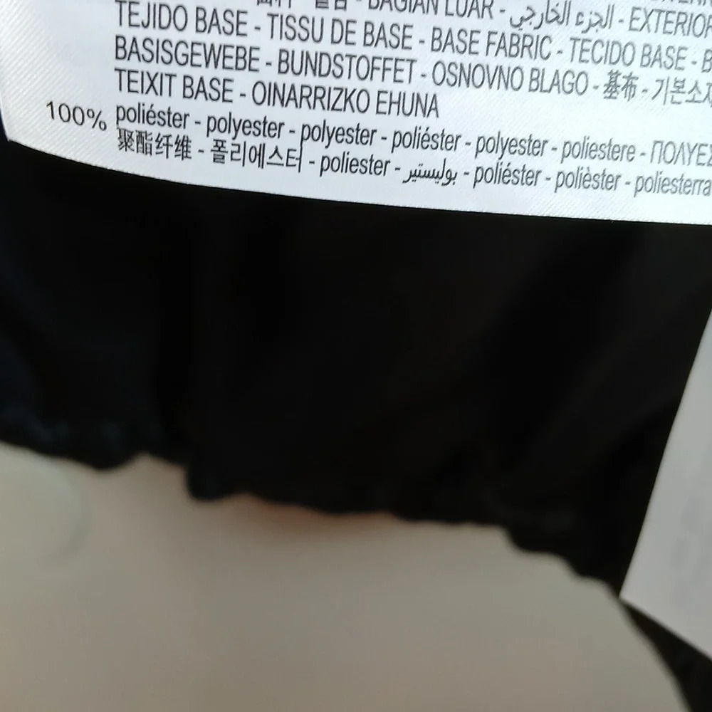 Bershka faux leather vest in black size medium - Picture 11 of 12